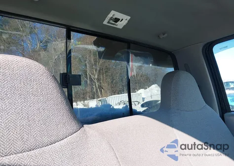 2001 Ford F-250 z USA, uszkodzony, nr VIN 1FTNF21L71ED35110